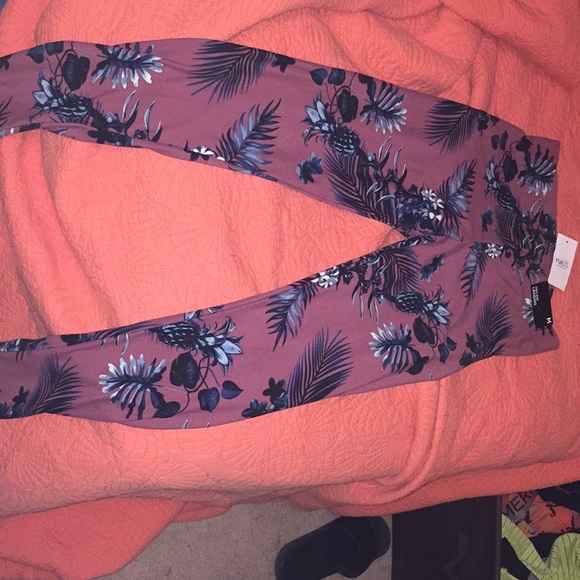 Brand new leggings - Picture 4 of 4